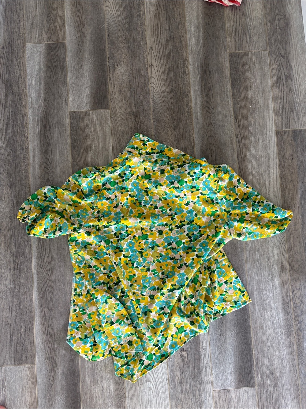 SHEIN Yellow Green Floral Button-Down Shirt - Picture 8 of 8